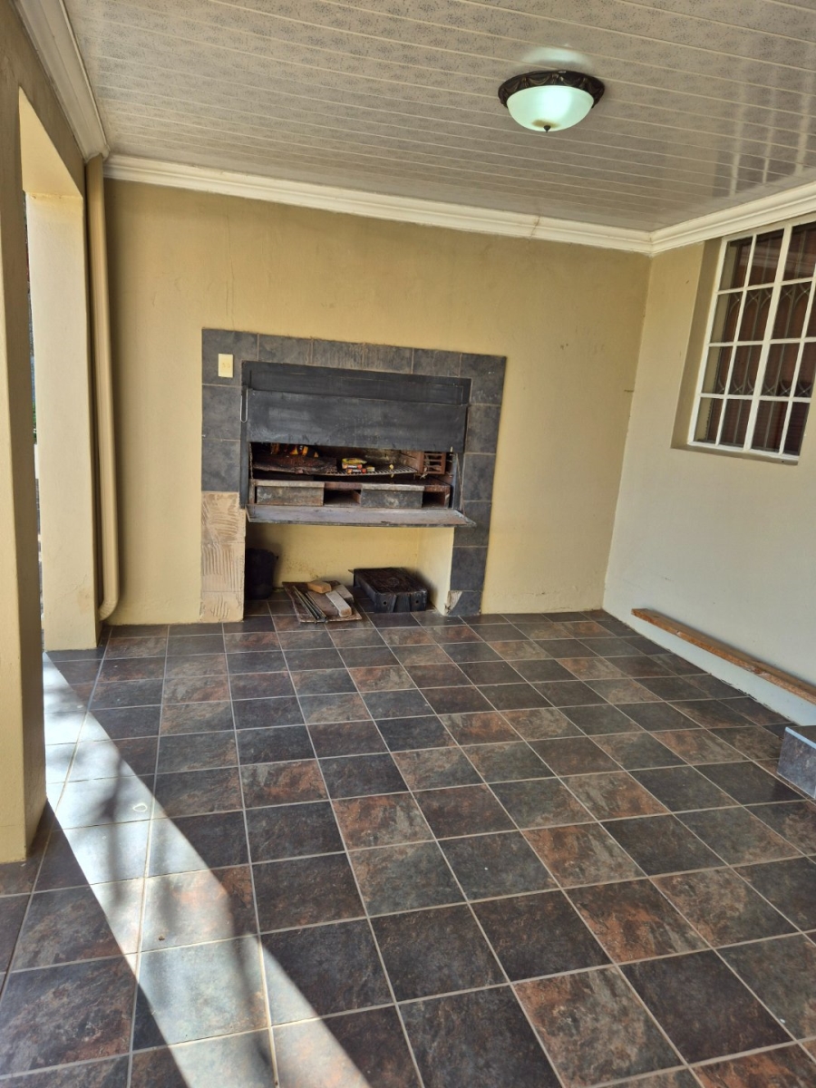 To Let 4 Bedroom Property for Rent in Universitas Ridge Free State